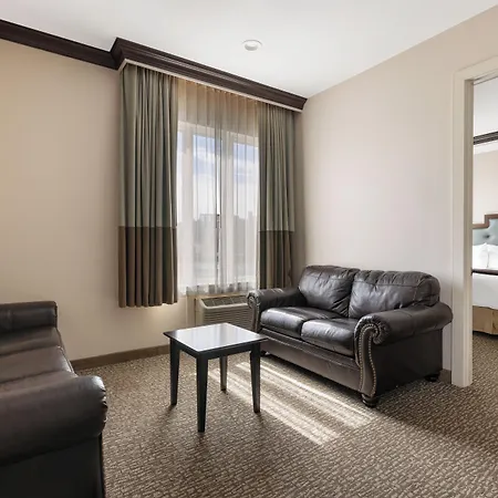 Hotel Aura Brooklyn 4*