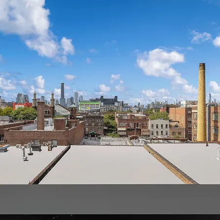 Hotel Aura Brooklyn 4*