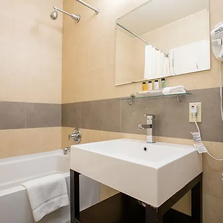Hotel Pointe Plaza (adults Only) New York