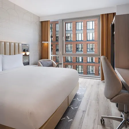 Courtyard By Marriott Manhattan / Soho