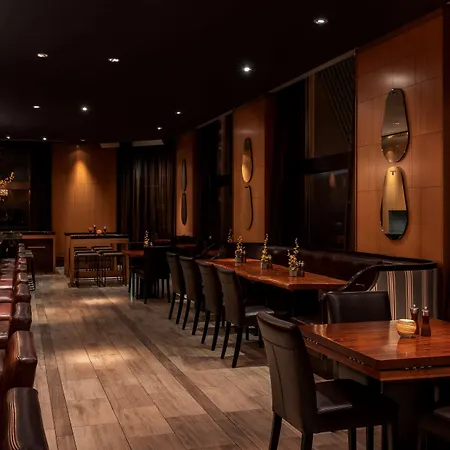 Hyatt Centric Street 4*