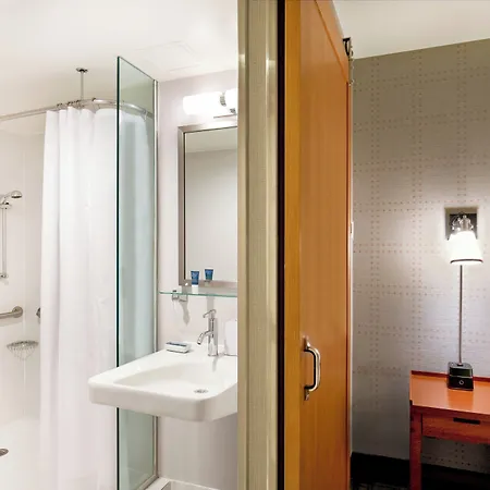 Four Points By Sheraton Midtown - Times Square Hotel
