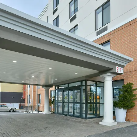Hotel Country & By Radisson, Staten Island New York