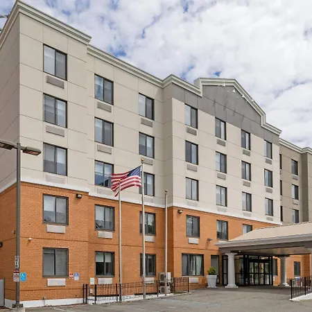 Country & By Radisson, Staten Island Hotel New York