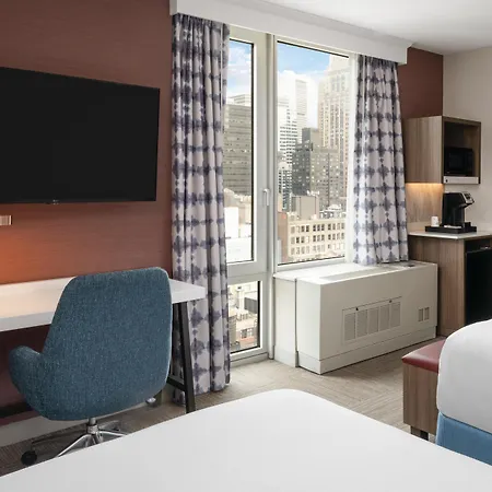Hilton Garden West 35th Street Hotel