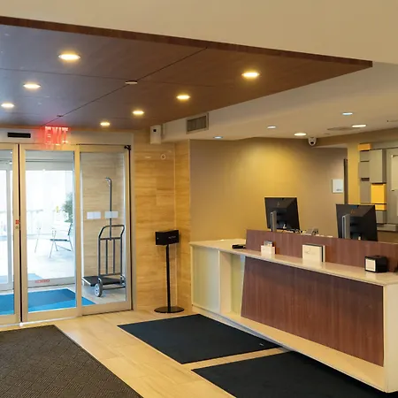 Express Maspeth By Ihg 2*