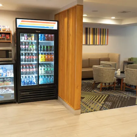 Hotel Express Maspeth By Ihg 2*
