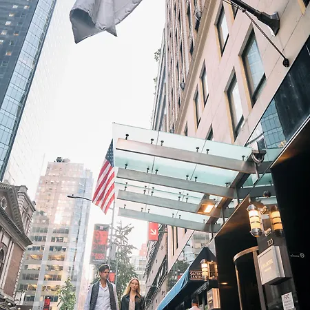 Aura Times Square New York