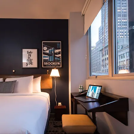 U Fifth Avenue, Empire State Building 3*