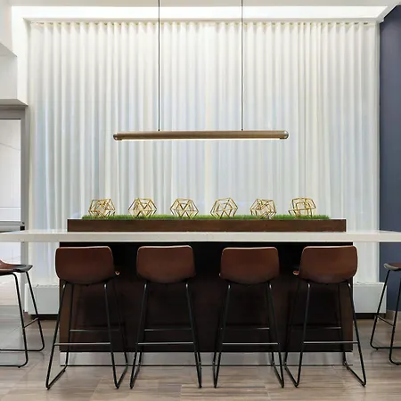 Courtyard By Marriott Manhattan Upper East Side
