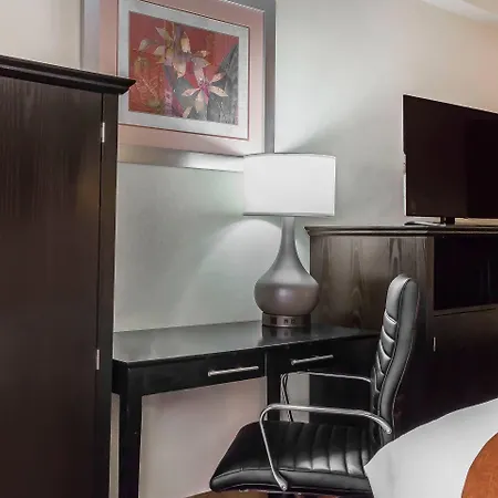 Comfort & Laguardia Airport 4*
