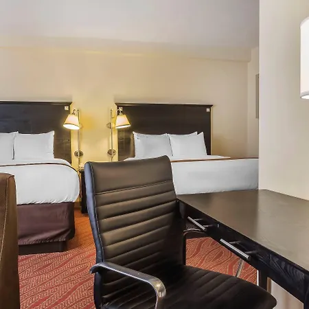 Hotel Comfort & Laguardia Airport 4*