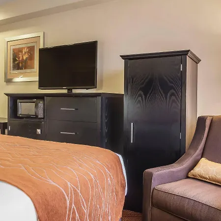 Hotel Comfort & Laguardia Airport 4*