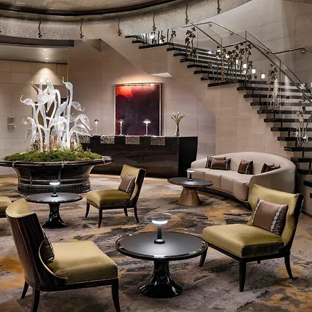 Mandarin Oriental, Hotel