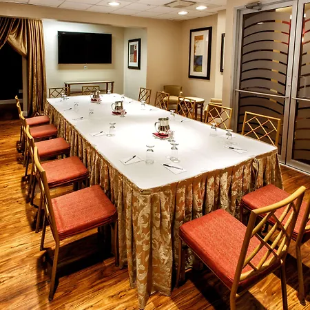 Hilton Garden New York/staten Island Hotel 3*