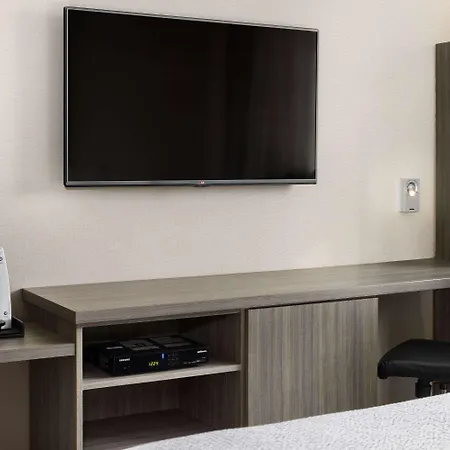 Ramada By Wyndham Bronx Hotel New York