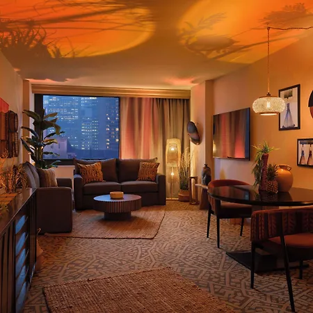 Hilton Times Square 4*