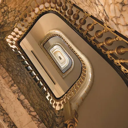 Hotel Martinique On Broadway, Curio Collection By Hilton