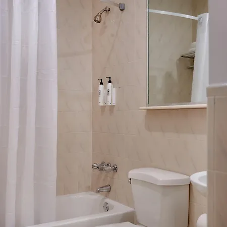 Night Broadway Hotel 3*