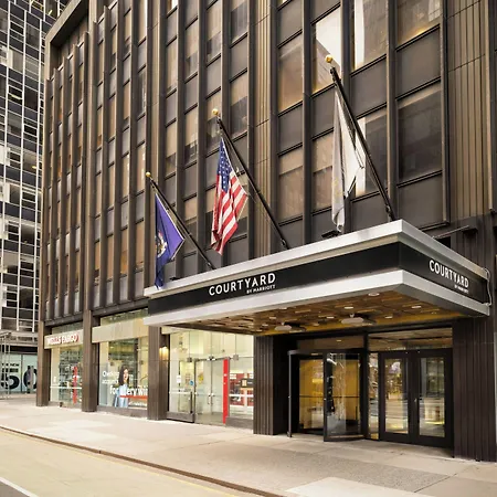 Courtyard Manhattan/midtown East Hotel 4*