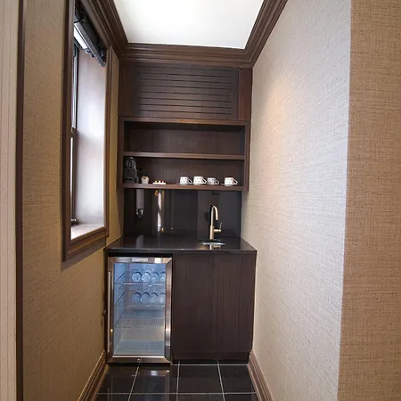 The Iroquois Times Square, A Small Luxury Hotel