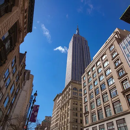 The Iroquois Times Square, A Small Luxury New York