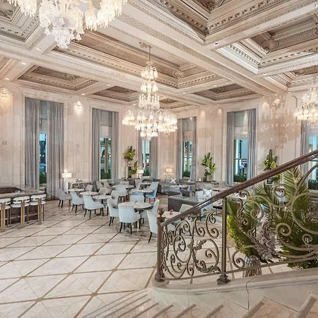 Hotel The Plaza, A Fairmont 5*