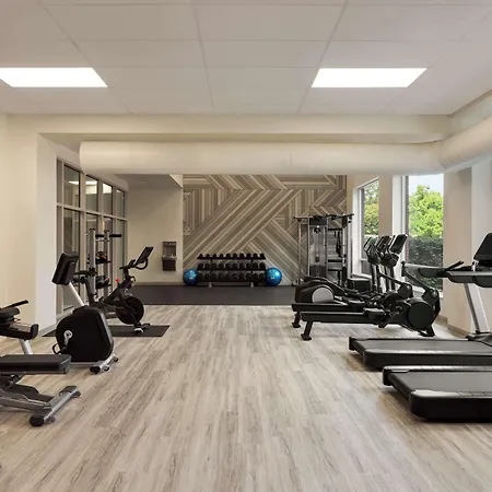 Hotel Doubletree By Hilton New York-laguardia