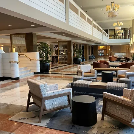 Doubletree By Hilton New York-laguardia
