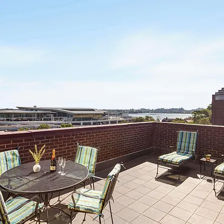 Doubletree By Hilton New York-laguardia Hotel 3*