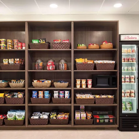 Hotel Doubletree By Hilton New York-laguardia 3*