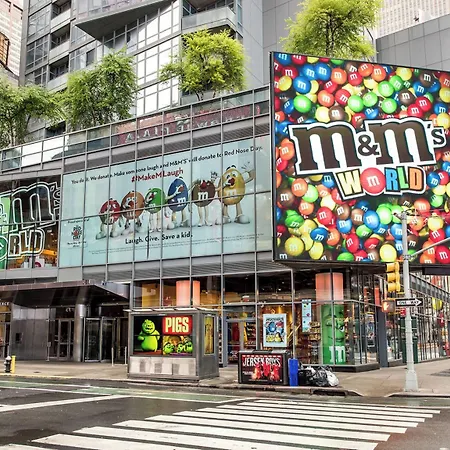 Hotel Oyo Times Square 4*