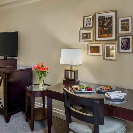 Warwick Hotel 4*