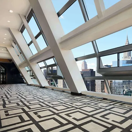 Millennium Hilton One Un Plaza Hotel 4*