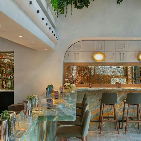 Moxy Brooklyn Williamsburg Hotel