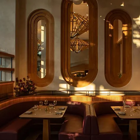 Moxy Brooklyn Williamsburg Hotel