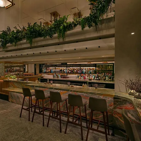 Moxy Brooklyn Williamsburg Hotel 3*
