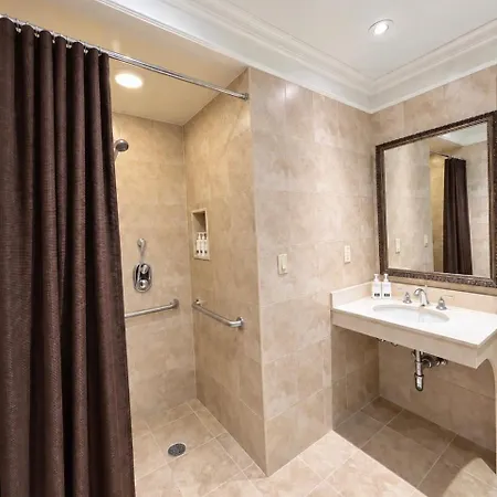 Lucerne Hotel 4*