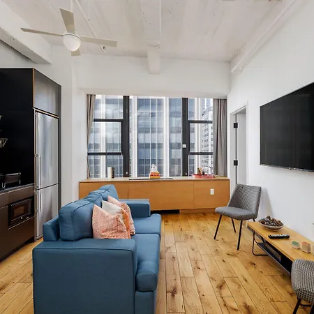 Placemakr Street Aparthotel 4*