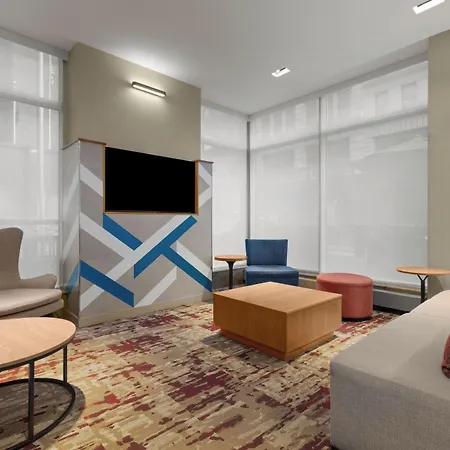 Hilton Garden West 35th Street 3*