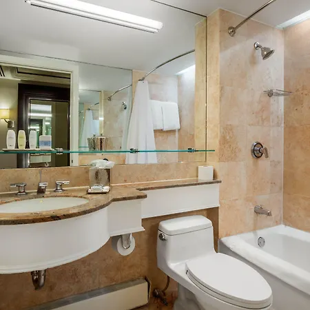 Hotel Omni Berkshire Place 4*