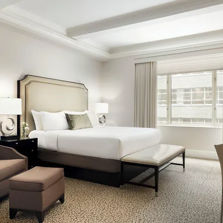 Omni Berkshire Place 4*