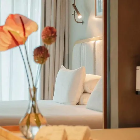 45 Times Square Hotel