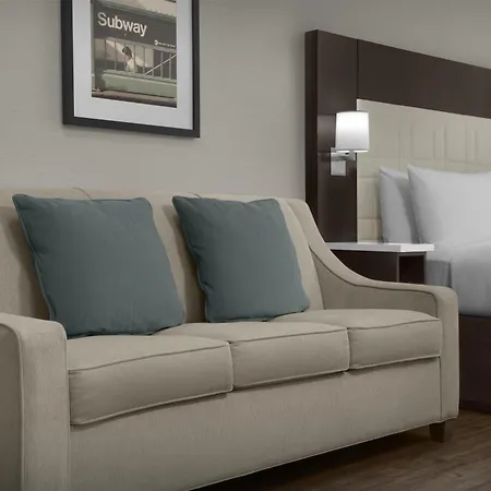 Hotel Newly Renovated Embassy By Hilton Manhattan Times Square