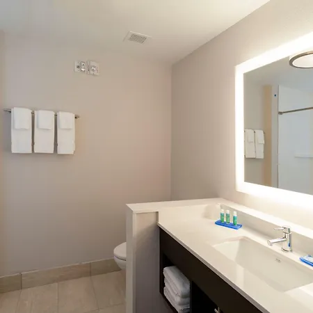 Express Brooklyn - Kings Hwy, An Ihg New York