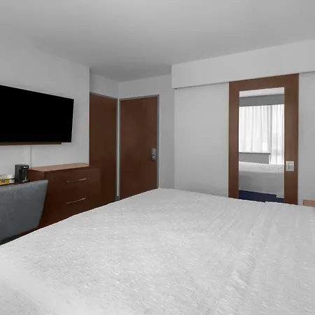 Hampton Manhattan Grand