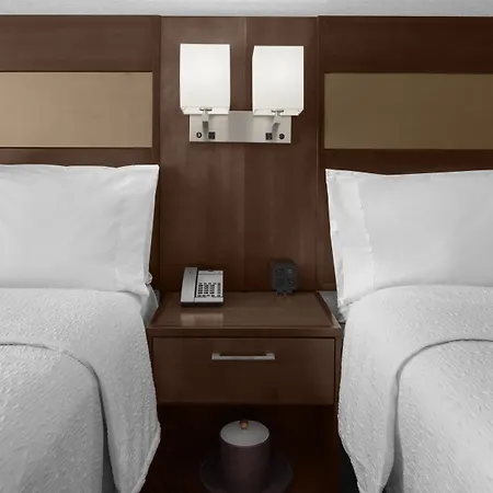 Hampton Manhattan Grand 3*