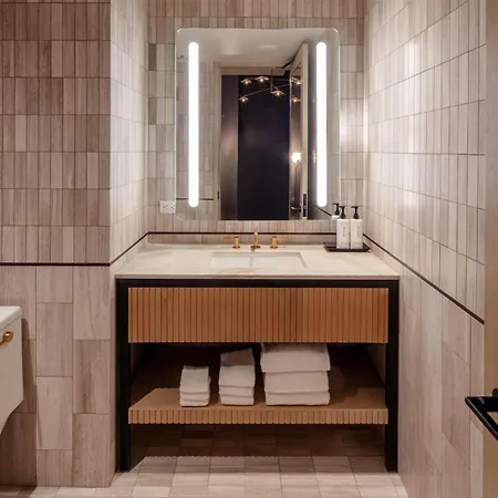 Tempo By Hilton Times Square 4*