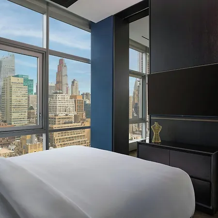 Renaissance Midtown Hotel