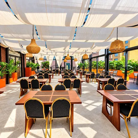 Hotel Ramada By Wyndham Flushing Queens 3*